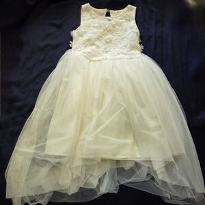 Elegant White Sleeveless Dress with Tulle Skirt